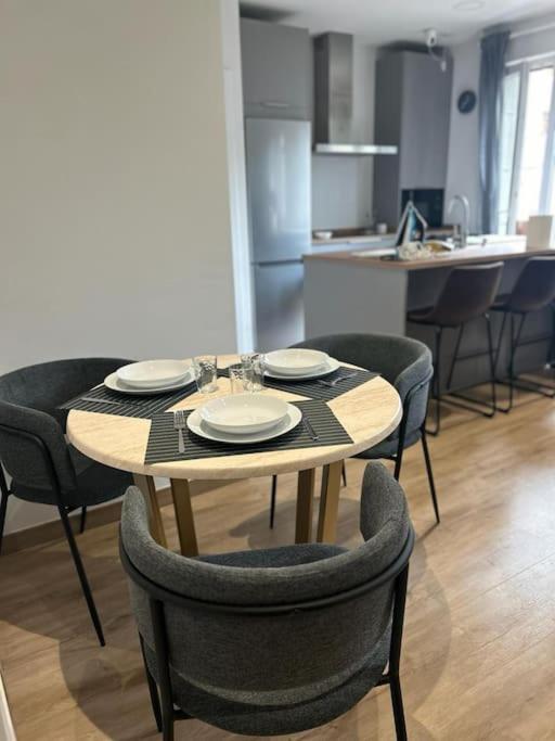 דירות בילבאו Piso Deluxe Con Balcon Cerca Del Casco Viejo מראה חיצוני תמונה