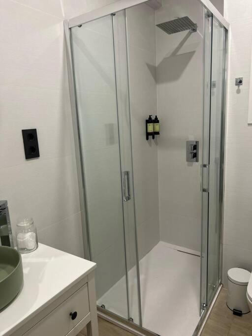 דירות בילבאו Piso Deluxe Con Balcon Cerca Del Casco Viejo מראה חיצוני תמונה